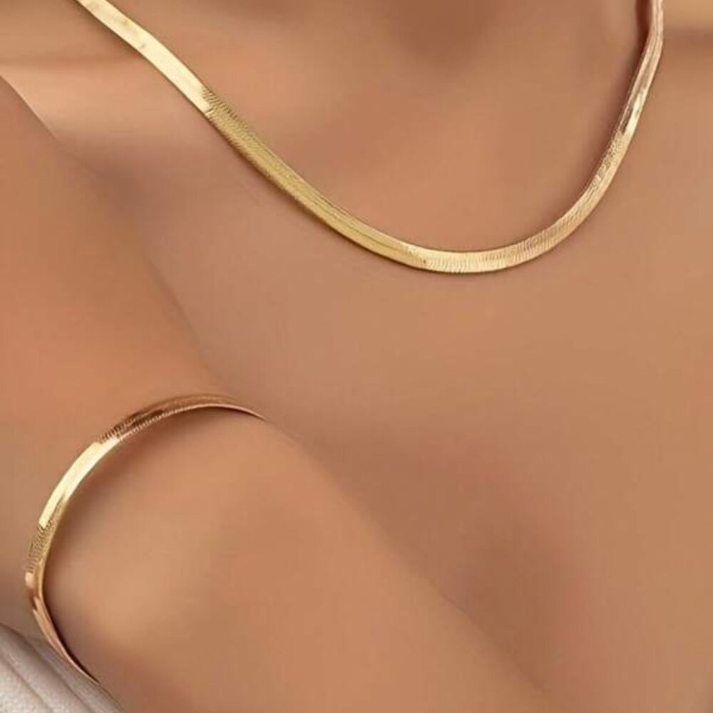 Elegant 18K Gold Filled Two Piece Flat Necklace and Bracelet